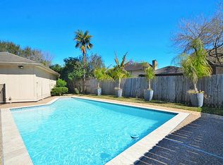2635 Woodwick Dr, Sugar Land, TX 77479