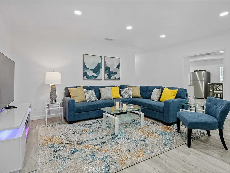 15059 Oro Grande St — Photo 5