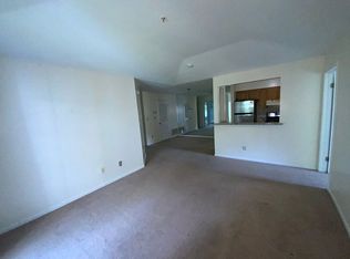 532 Waterford Dr, Edison, NJ