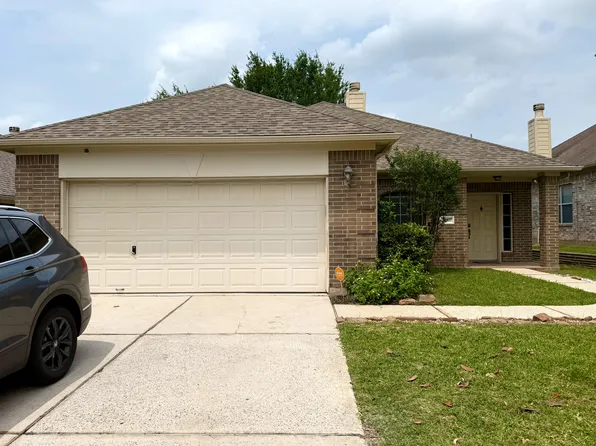 2210 Highland Crossing Dr, Conroe, TX 77304