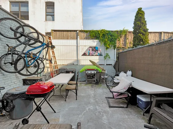 6018 Bleecker Street image 25 of 26