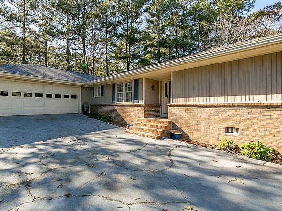 4th image of 3202 Bolissa Dr