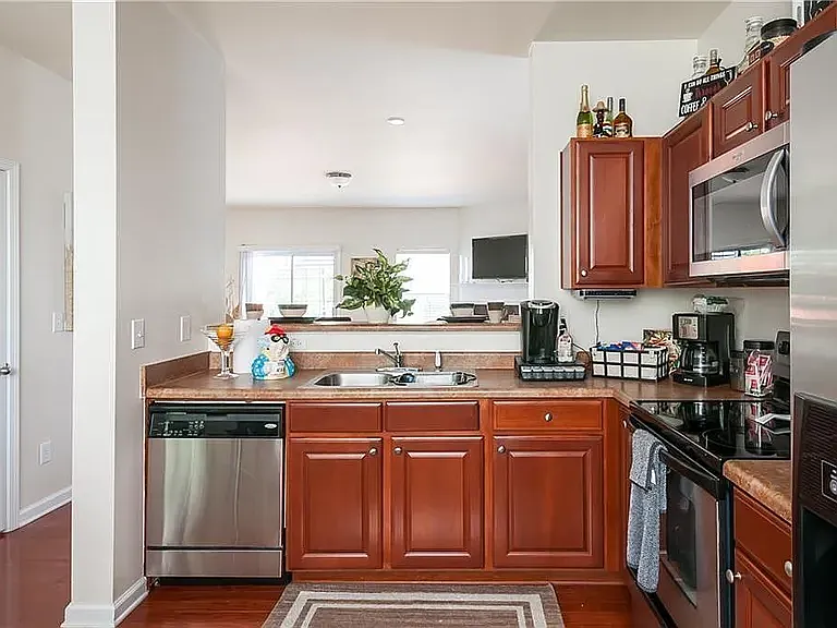 910 Society Cir SW — Photo 13