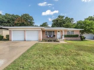 6566 Locke Ave, Fort Worth, TX 76116