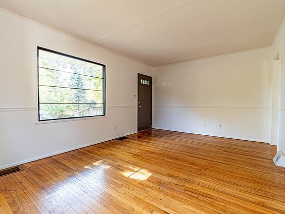 4th image of 1411 W Crestwood Dr