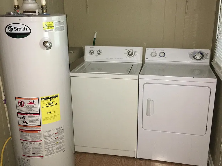 Washer Dryer not included
