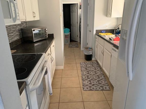 3rd image of 768 Country Woods Cir