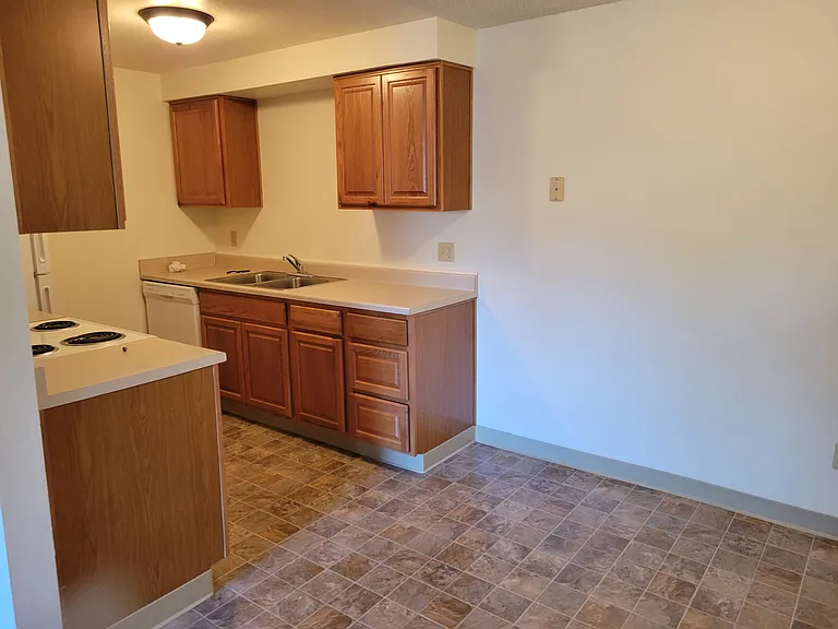 Kingswood Apartments — Photo 11