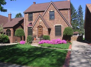 15424 Greenway Rd, Cleveland, OH 44111