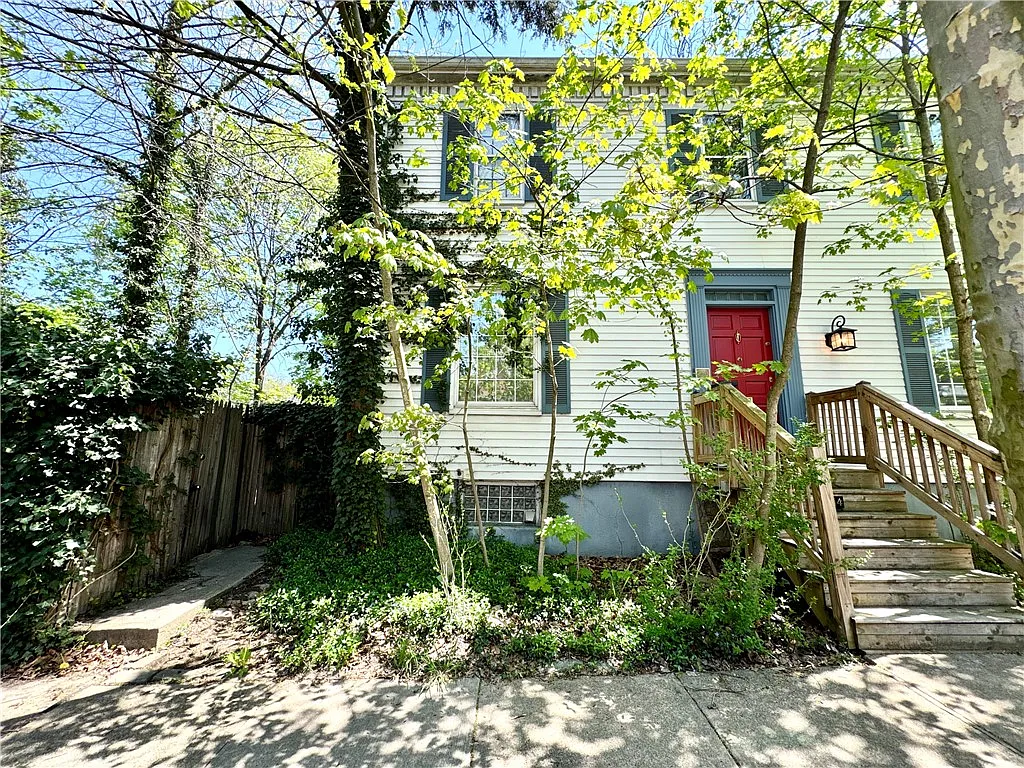 1214 Chislett St photo 1