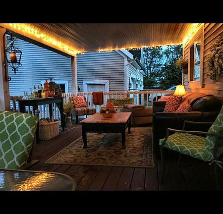 Large covered deck in back