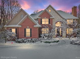 6235 Windstone Cir, Clarkston, MI 48346