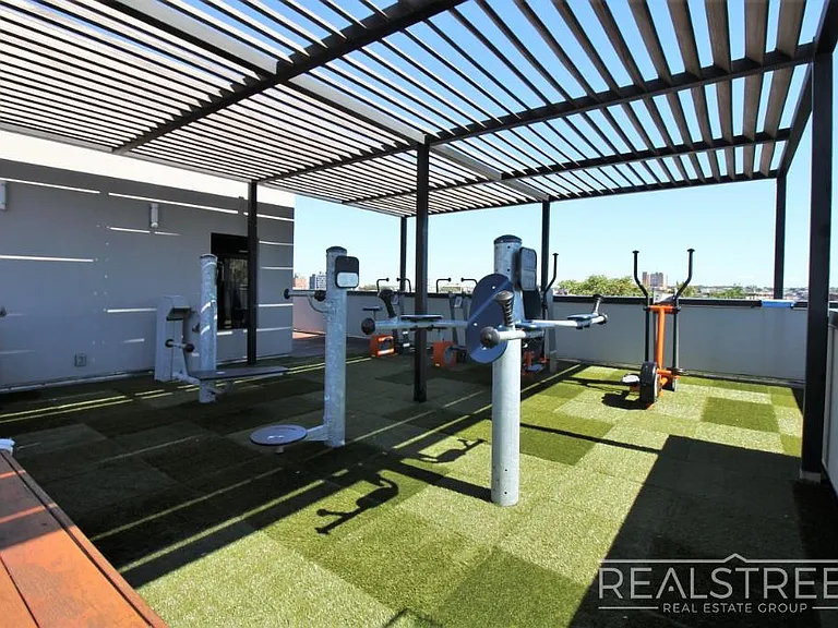 98 Himrod St #3R — Photo 10