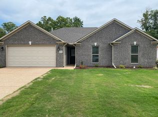 78 Jackson Creek Dr, Jackson, TN 38305