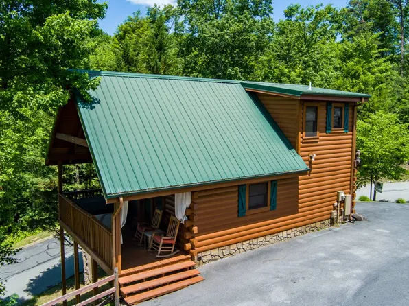 914 High Mountain Way, Gatlinburg, TN 37738