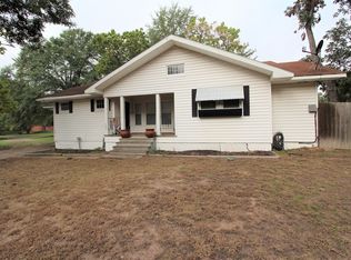 203 N Hudson St, Bogata, TX 75417