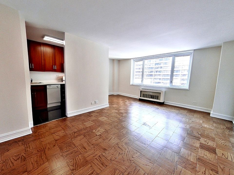 1st image of 400 E 71st St APT 10U