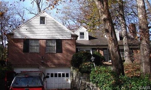 2nd image of 1827 Tennyson Ave