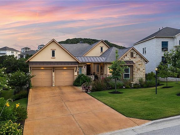 2nd image of 207 Vista Village Cv
