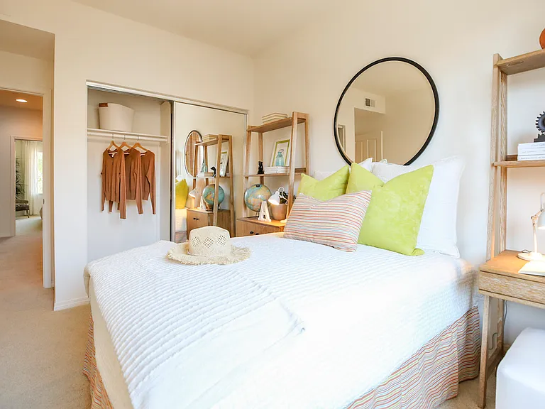 Newport Bluffs Apartment Village — Photo 8