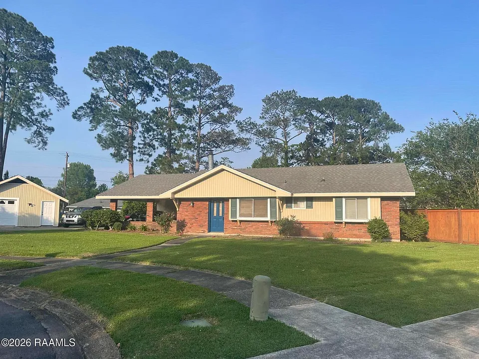 101 Boxwood Dr