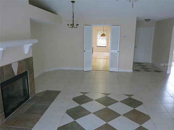 4th image of 1002 Pond Apple Ct