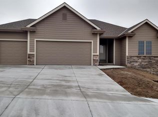 1320 N Lenox Cir, Council Bluffs, IA 51503
