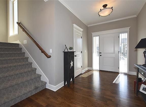 3rd image of 4520 NE 105th St