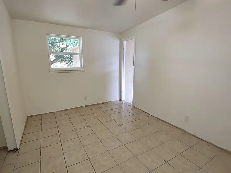 1617 Stull Dr — Photo 9