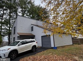 11 Robertson Rd, East Windsor, NJ 08520