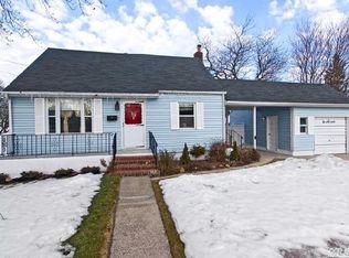 267 Bay Shore Rd, Bay Shore, NY 11706