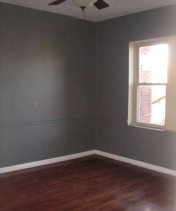 3rd image of 2509 E 76th St Unit 3E