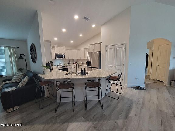 4th image of 11420 Fowler St