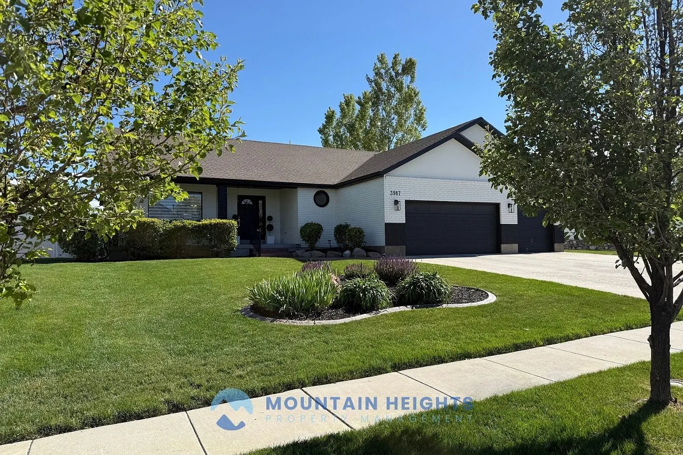 5 bed, 3.0 bath, 3420 sqft, $3,750 — Photo 3