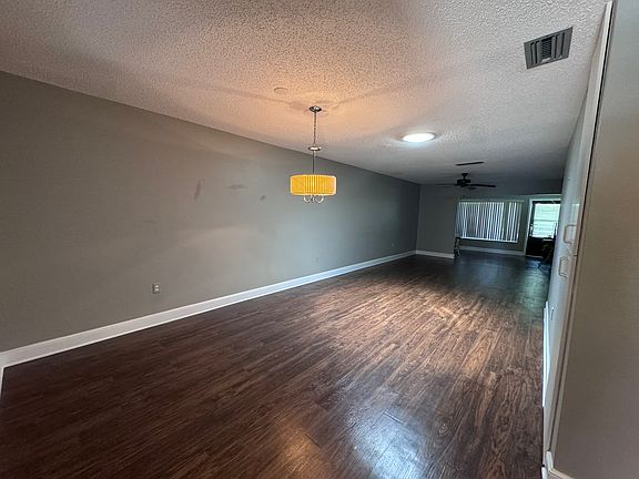 3rd image of 19029 Us Highway 19 N APT 35E