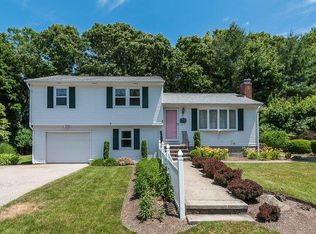 55 Apple Tree Ct, North Kingstown, RI 02852