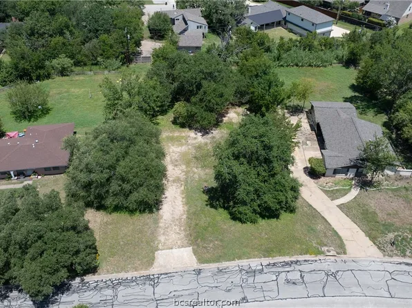 1003 Winding Rd, College Station, TX 77840