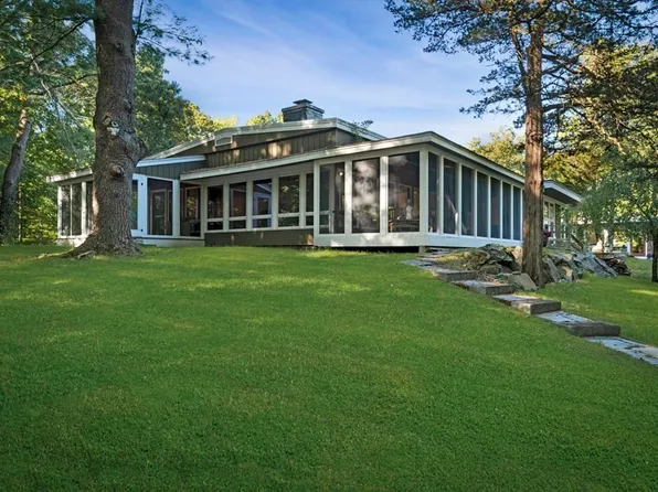 443 Middle St, West Newbury, MA 01985