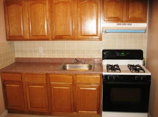 713 10th St APT 2R, Union City, NJ 07087