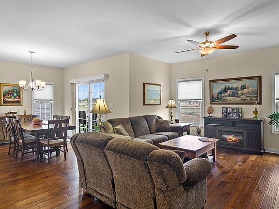 5th image of 10310B White Sand Ln