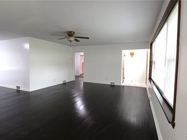 24 Forest Rd — Photo 8