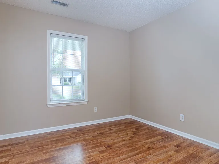 2716 Valor Dr — Photo 14