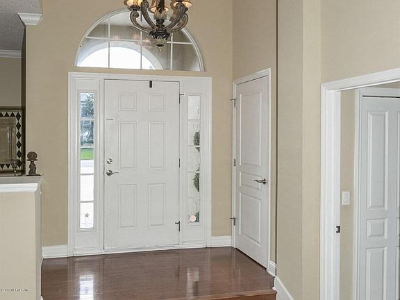 3rd image of 1040 Eagle Point Dr