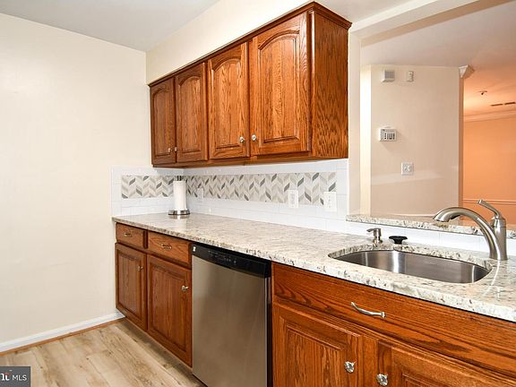 5th image of 240 S Reynolds St APT 113