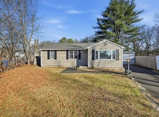 30 Lively Ln, Springfield, MA 01109