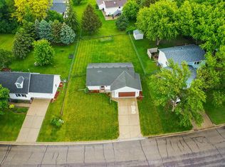 514 Littleford Ln, Faribault, MN 55021