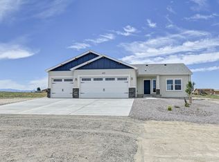 404 E Chadwick Dr, Pueblo West, CO 81007