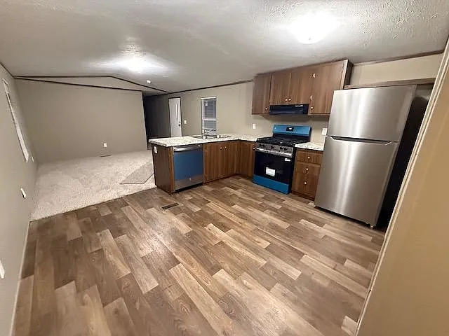611 W Matthews St #36 — Photo 5