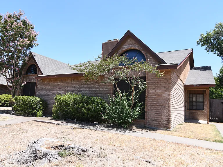 5209 Canyon Creek Dr — Photo 2