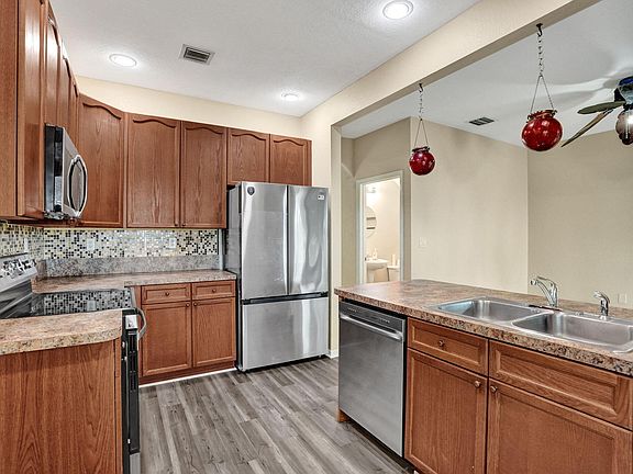 3rd image of 3373 Merrick Lane #705